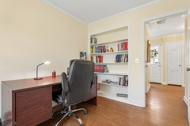 111 Parsonage Hill Rd, Millburn Twp., NJ 07078