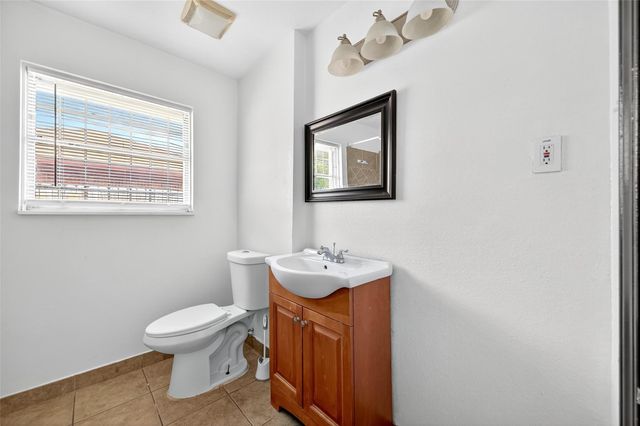 423 Gammon Drive, Houston, TX 77022