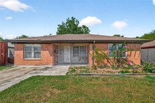 423 Gammon Drive, Houston, TX 77022