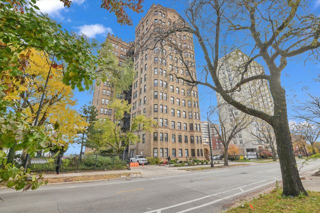 7321 S SOUTH SHORE Drive 7F, Chicago, IL 60649