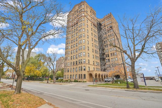 7321 S SOUTH SHORE Drive 7F, Chicago, IL 60649