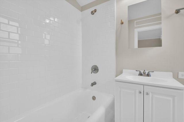 7321 S SOUTH SHORE Drive 7F, Chicago, IL 60649