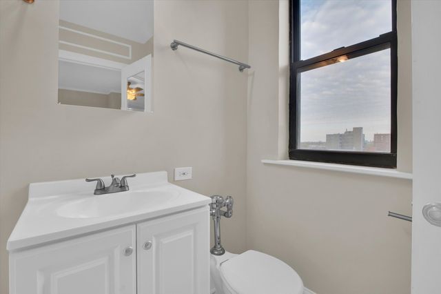 7321 S SOUTH SHORE Drive 7F, Chicago, IL 60649