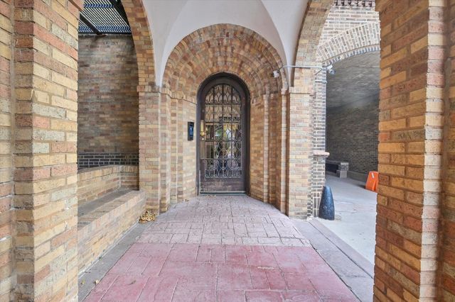 7321 S SOUTH SHORE Drive 7F, Chicago, IL 60649