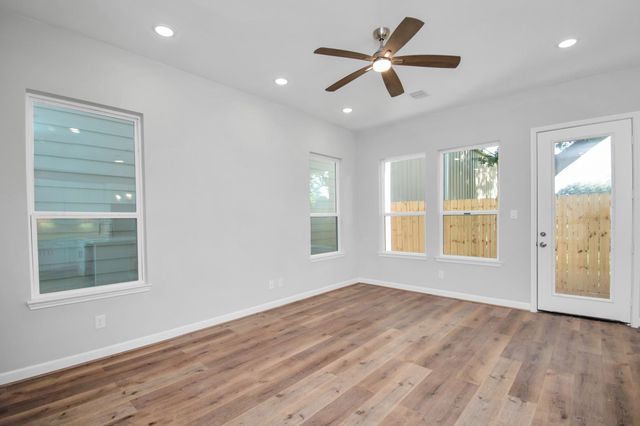 2349 Hoskins Drive, Houston, TX 77080