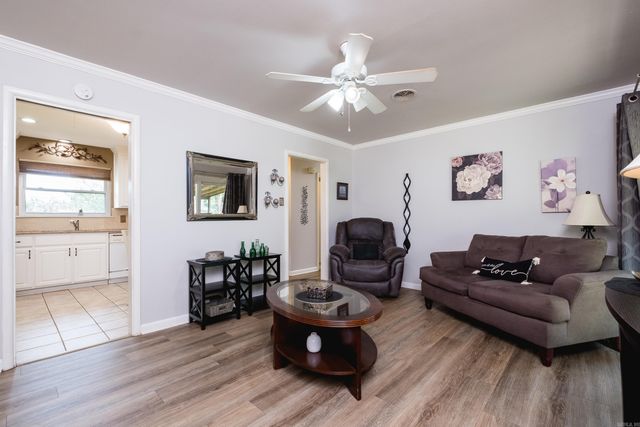 9914 Brooks Lane, Little Rock, AR 72205