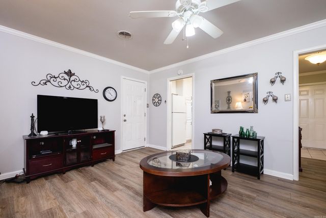 9914 Brooks Lane, Little Rock, AR 72205