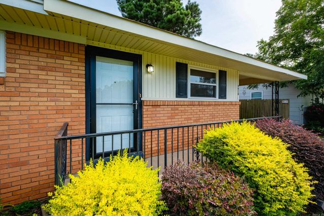 9914 Brooks Lane, Little Rock, AR 72205