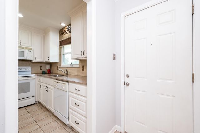 9914 Brooks Lane, Little Rock, AR 72205