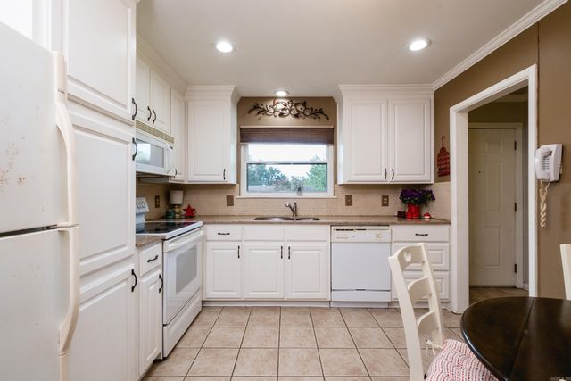 9914 Brooks Lane, Little Rock, AR 72205