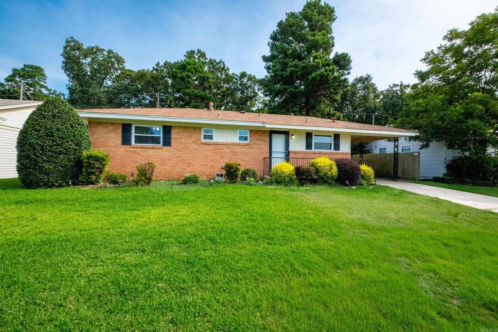 9914 Brooks Lane, Little Rock, AR 72205