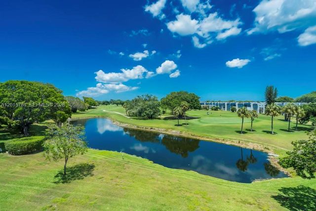 1020 Country Club Dr 405, Margate, FL 33063