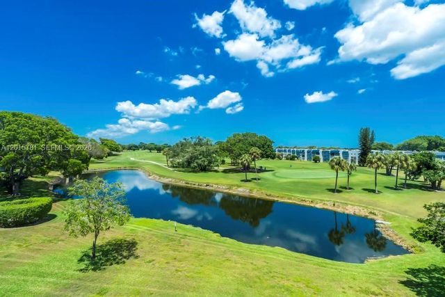 1020 Country Club Dr 405, Margate, FL 33063