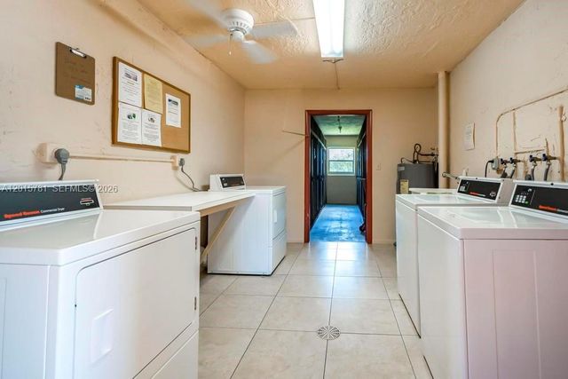 1020 Country Club Dr 405, Margate, FL 33063