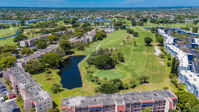 1020 Country Club Dr 405, Margate, FL 33063