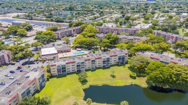 1020 Country Club Dr 405, Margate, FL 33063