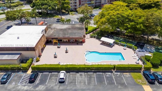 1020 Country Club Dr 405, Margate, FL 33063