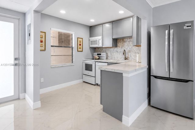 1020 Country Club Dr 405, Margate, FL 33063