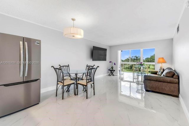 1020 Country Club Dr 405, Margate, FL 33063