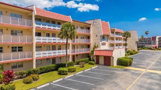 1020 Country Club Dr 405, Margate, FL 33063