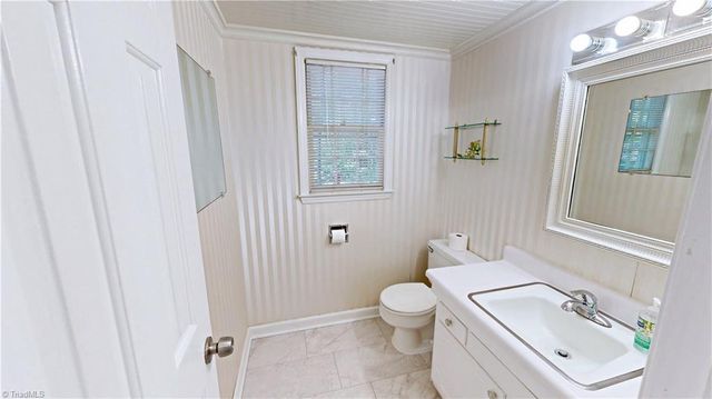 1711 Scarborough Road, High Point, NC 27265