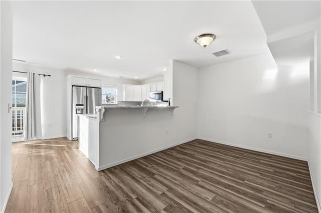 5221 Stonewood Drive, Eau Claire, WI 54703