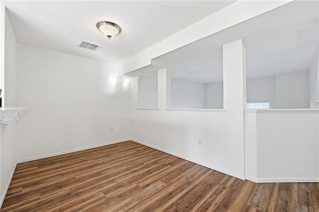 5221 Stonewood Drive, Eau Claire, WI 54703