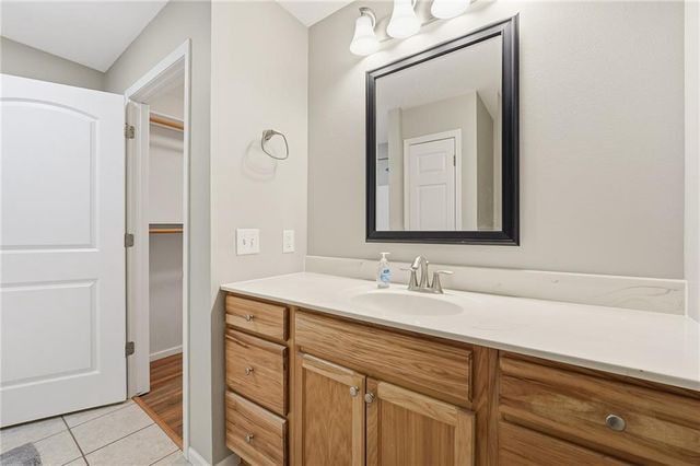 5221 Stonewood Drive, Eau Claire, WI 54703