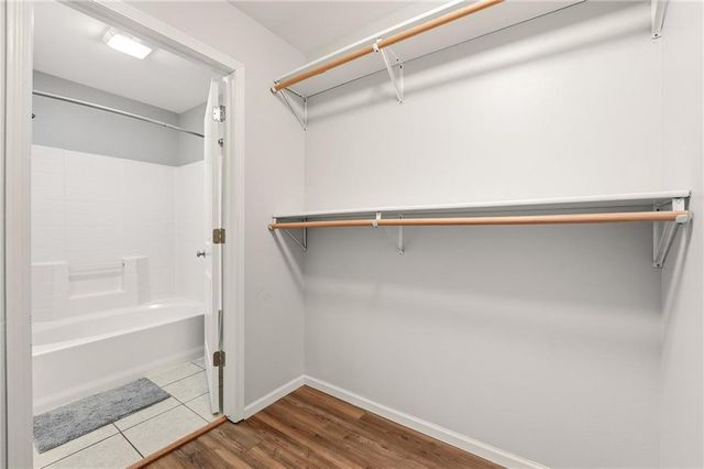 5221 Stonewood Drive, Eau Claire, WI 54703