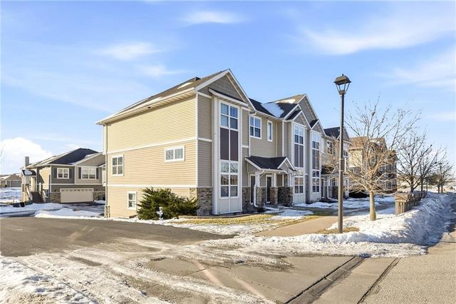 5221 Stonewood Drive, Eau Claire, WI 54703