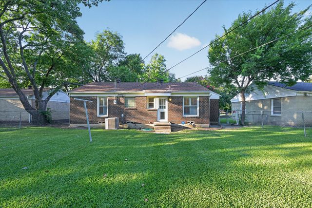 1613 Pat Drive, Dallas, TX 75228