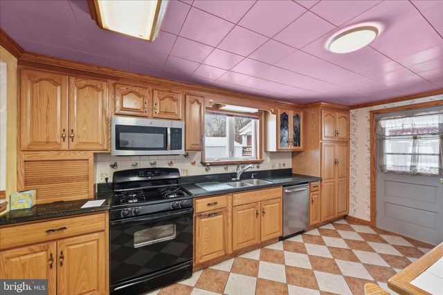 409 ROOSEVELT DR, Mahanoy City, PA 17948