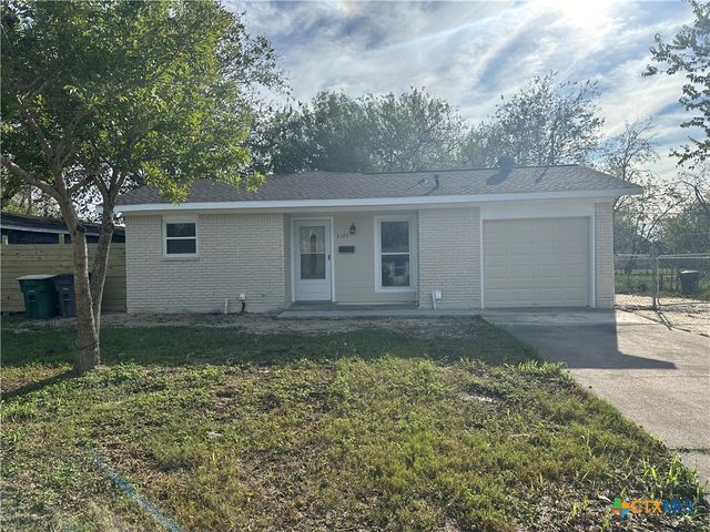 3105 Gayle Street, Victoria, TX 77901