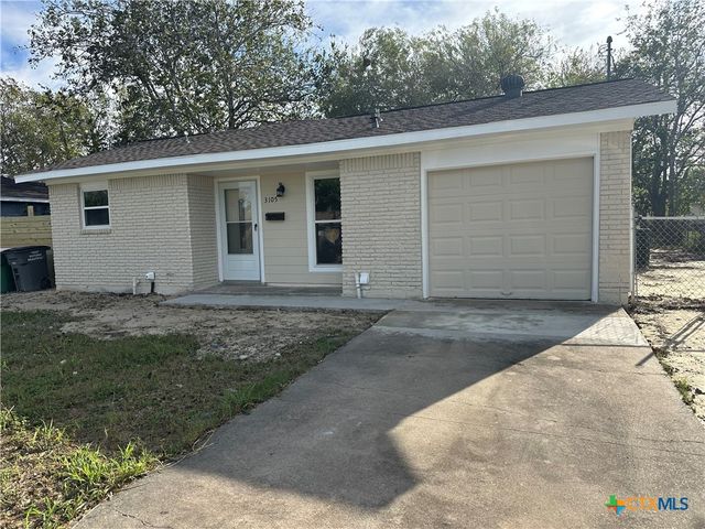 3105 Gayle Street, Victoria, TX 77901