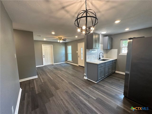 3105 Gayle Street, Victoria, TX 77901