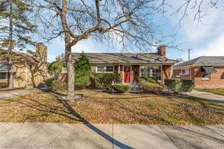 21237 Severn Road, Harper Woods, MI 48225