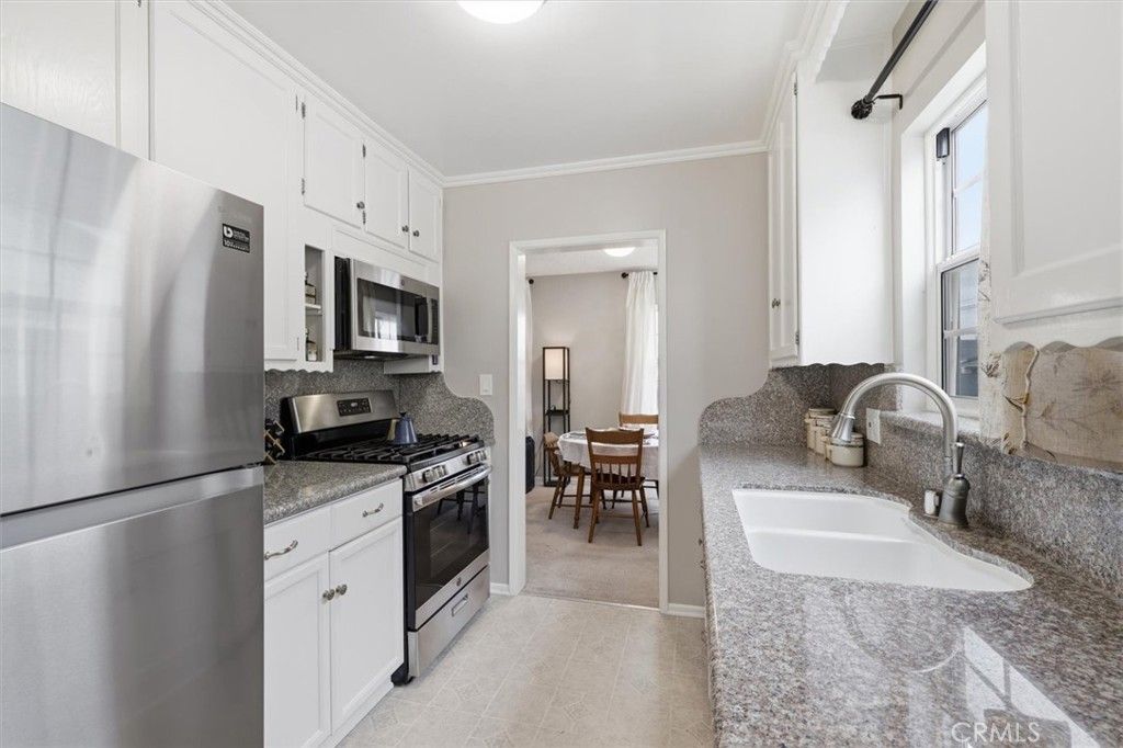 Image 10 of property listing at 412 W 229th, Carson, CA 90745