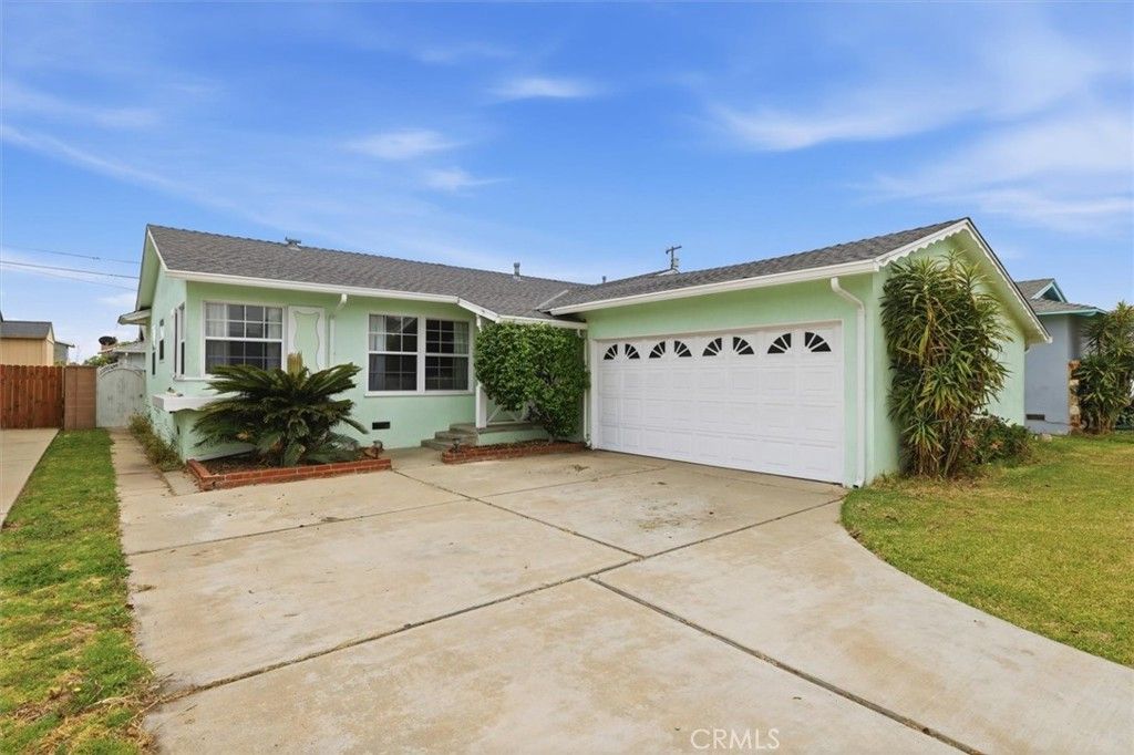 Image 21 of property listing at 412 W 229th, Carson, CA 90745