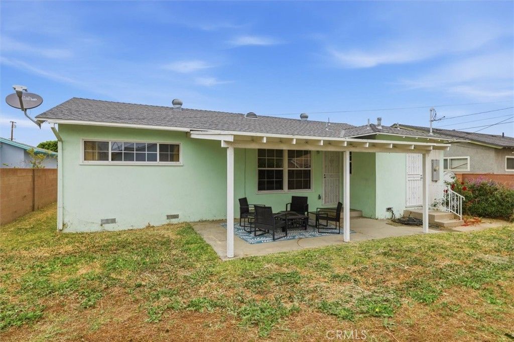Image 22 of property listing at 412 W 229th, Carson, CA 90745