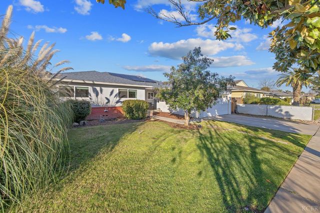 1310 E Sample Avenue, Fresno, CA 93710