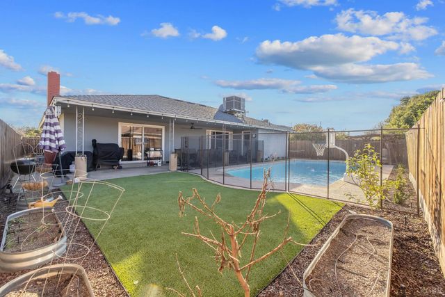 1310 E Sample Avenue, Fresno, CA 93710