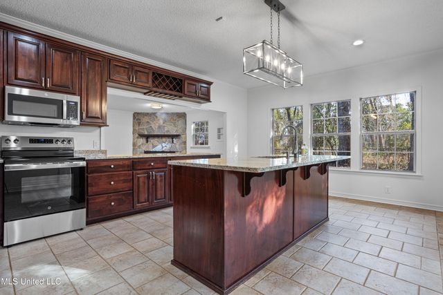 5808 Ridge Road, Ocean Springs, MS 39564