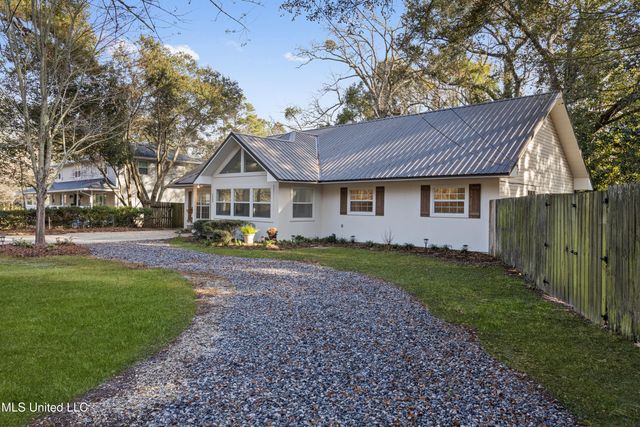 5808 Ridge Road, Ocean Springs, MS 39564