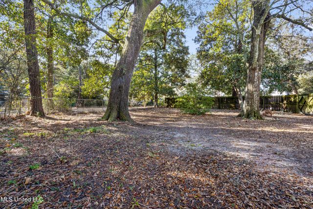5808 Ridge Road, Ocean Springs, MS 39564