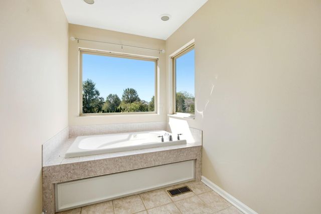 5748 Edgebrook Drive, Galena, OH 43021