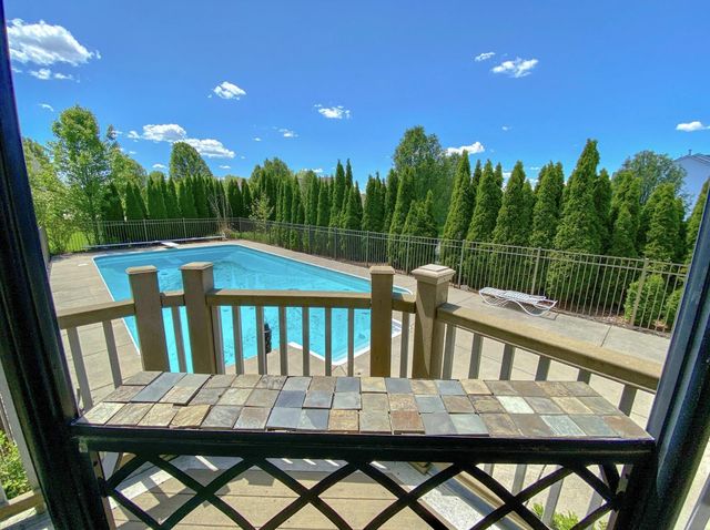 5748 Edgebrook Drive, Galena, OH 43021