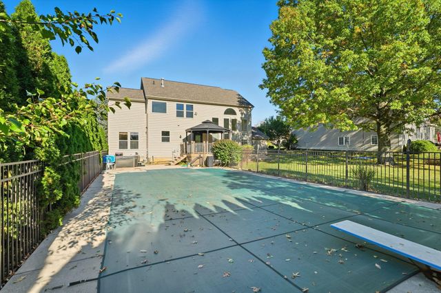 5748 Edgebrook Drive, Galena, OH 43021