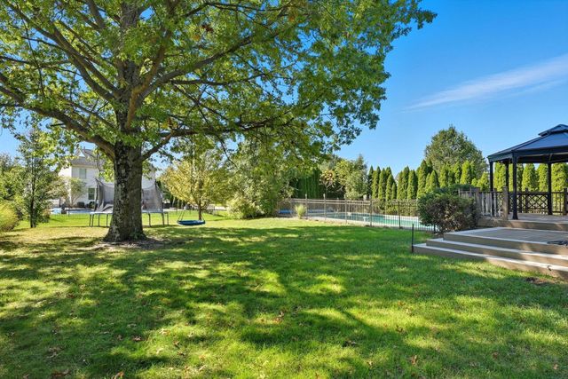 5748 Edgebrook Drive, Galena, OH 43021