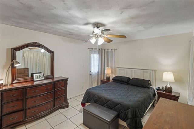 1302 Aswan Dr, Corpus Christi, TX 78412
