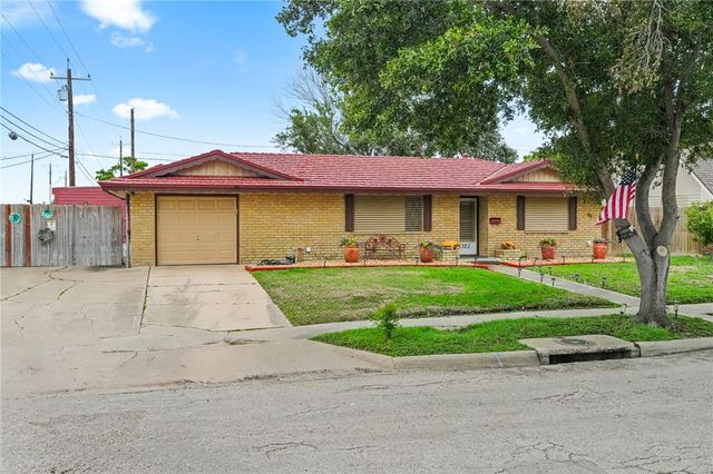 1302 Aswan Dr, Corpus Christi, TX 78412